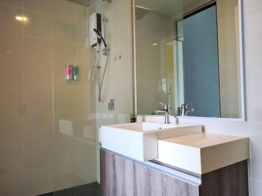 Mosaic Southkey 1 Bedroom Mid Valley By Gdragon * Johor Bahru